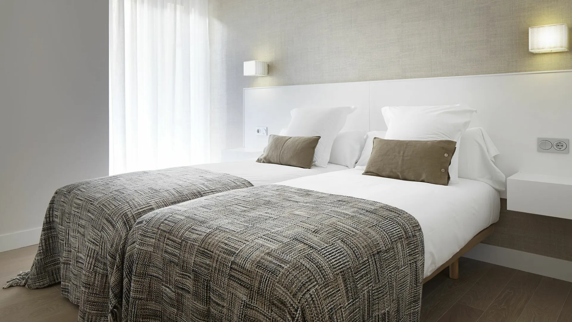 Zubieta Playa 5 Apartment By Feelfree Rentals サン・セバスティアン
